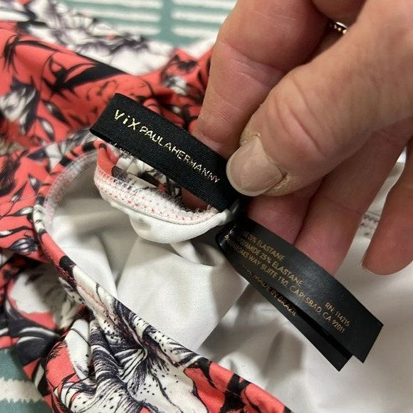 VIX Swimwear Pink and Gray Floral One Piece Swimsuit Size Large - Picture 7 of 7